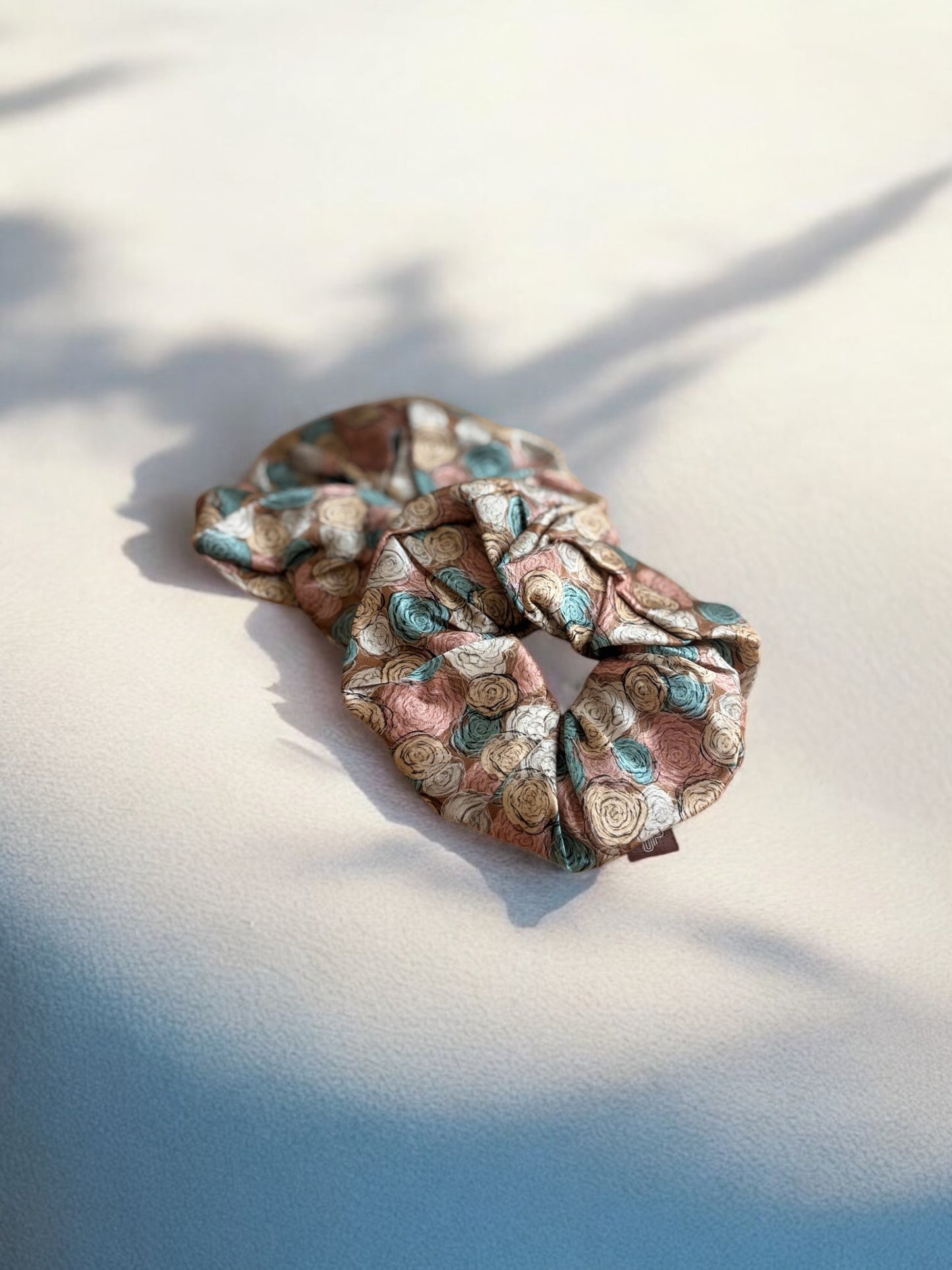 Brown roses - Scrunchie