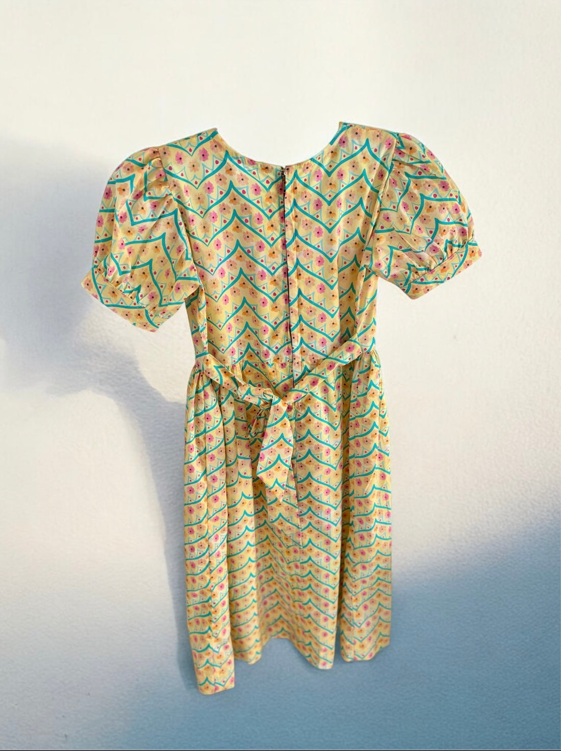 Puff sleeves dress - yellow rainbow